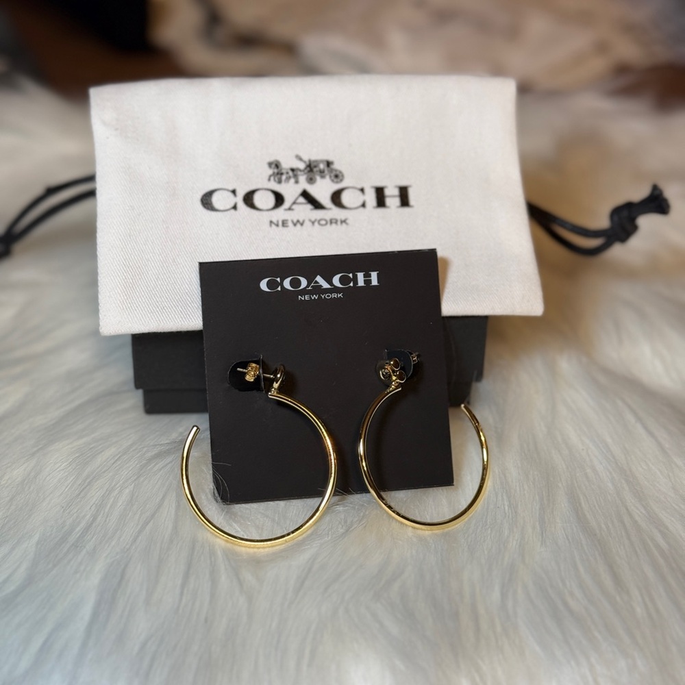 NEW‼️ Coach Signature C Gold Tone Crystal Logo Hoop earrings